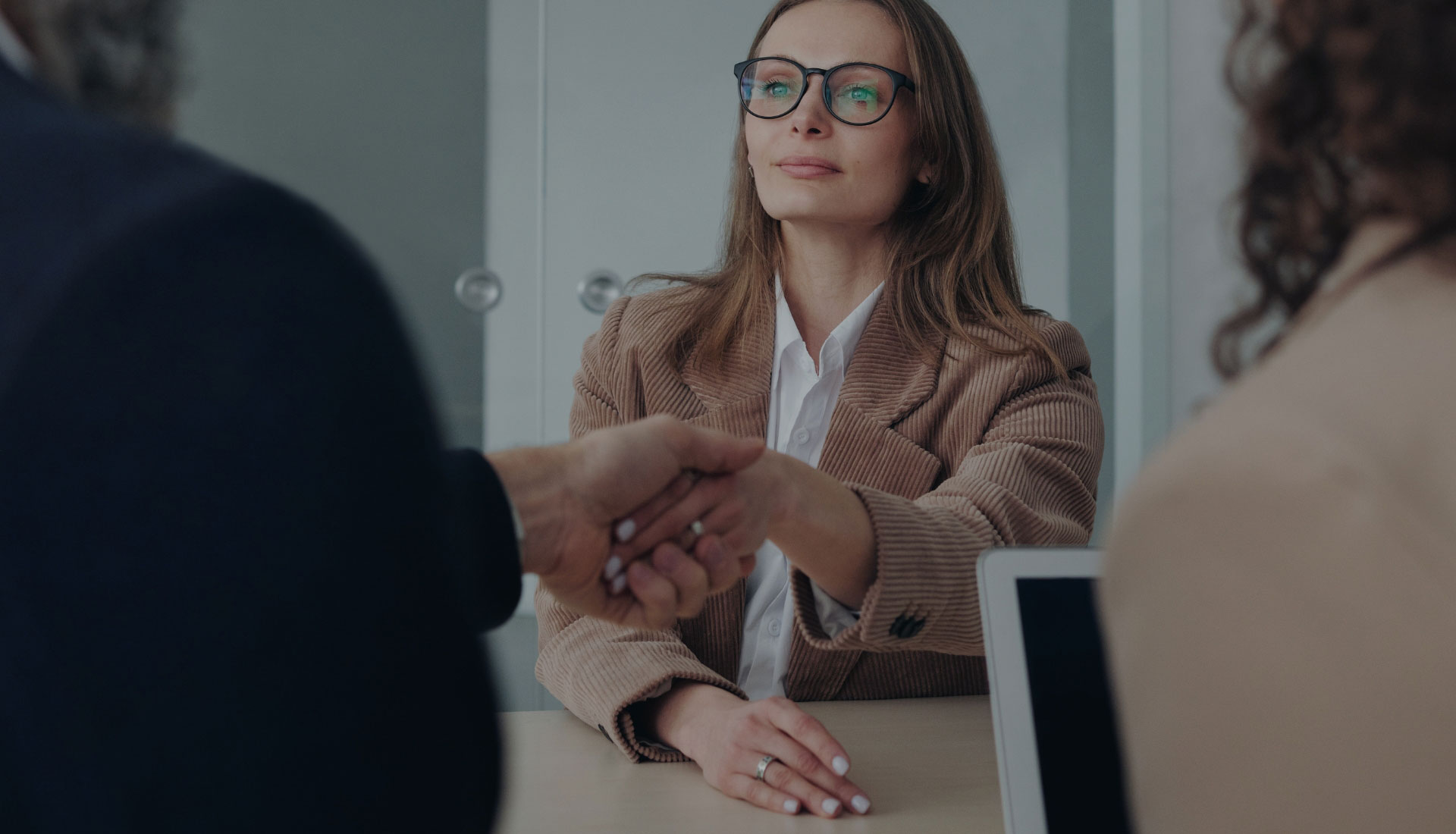 main-home-rev-img-2 w